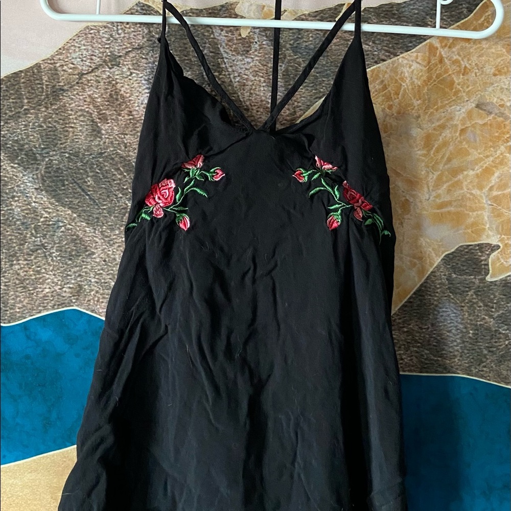 NO BOUNDARIES CUT BACK/CHEST Tank Top